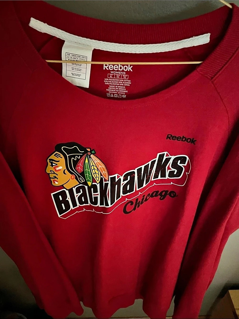 Reebok Chicago Blackhawks sweatshirt Red Women's Size XL Like New
